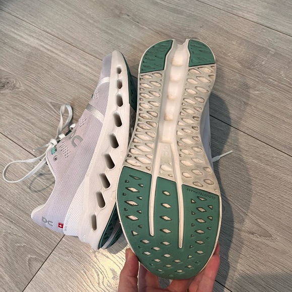 On cloud running  size 7.5! So cute. Teal color - Picture 9 of 10